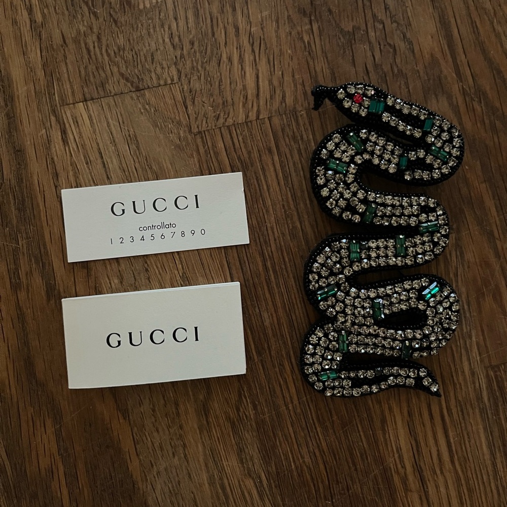 Gucci Crystal Snake Pin